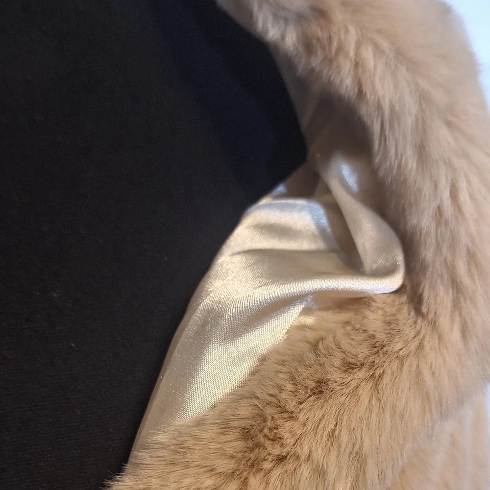 New With Tags Soft Cream Faux Fur Shawl Wrap Shrug Formal Evening Wedding #2053 - Picture 3 of 8